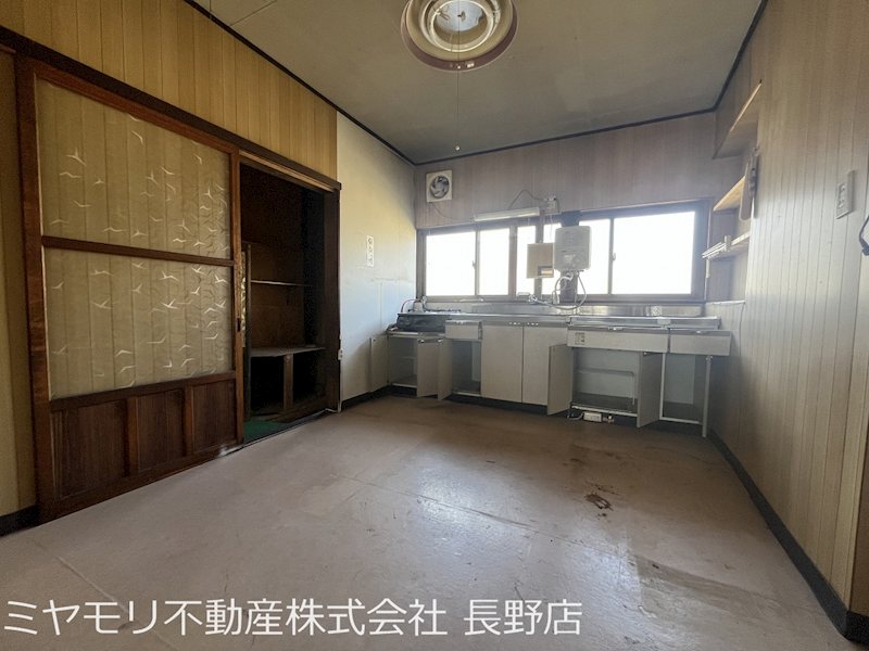 飯綱町川上　中古戸建 内観写真（キッチン）