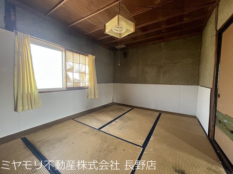 飯綱町川上　中古戸建 内観写真（リビング以外の居室）