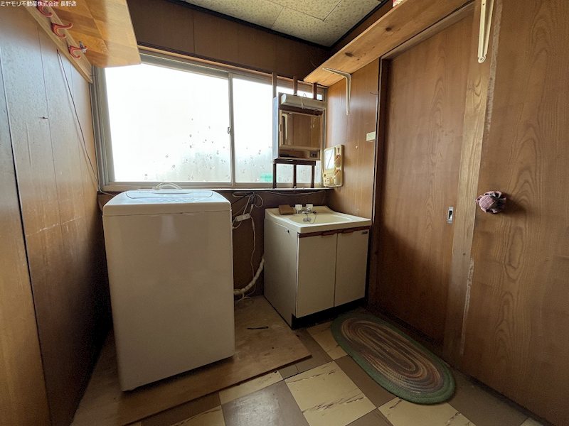 飯綱町川上　中古戸建 内観写真（洗面台・洗面所）