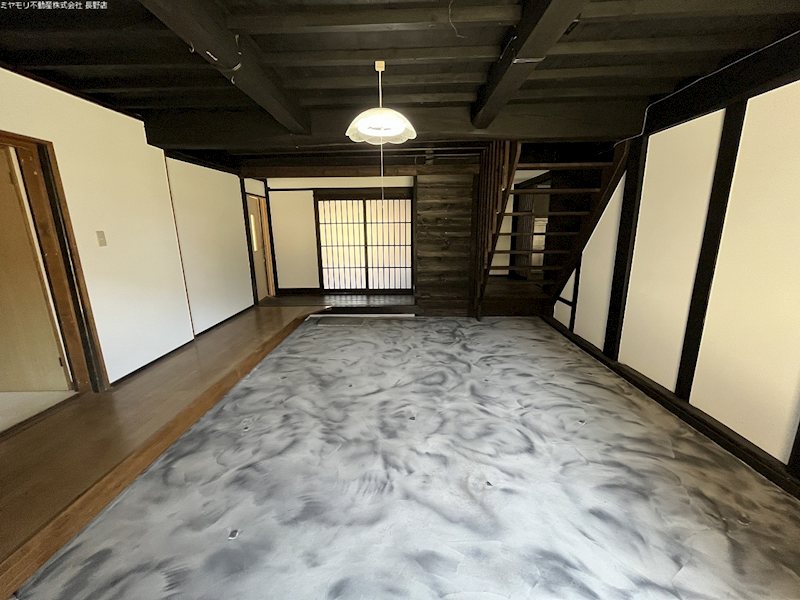 戸隠祖山　中古戸建 現地写真（玄関）