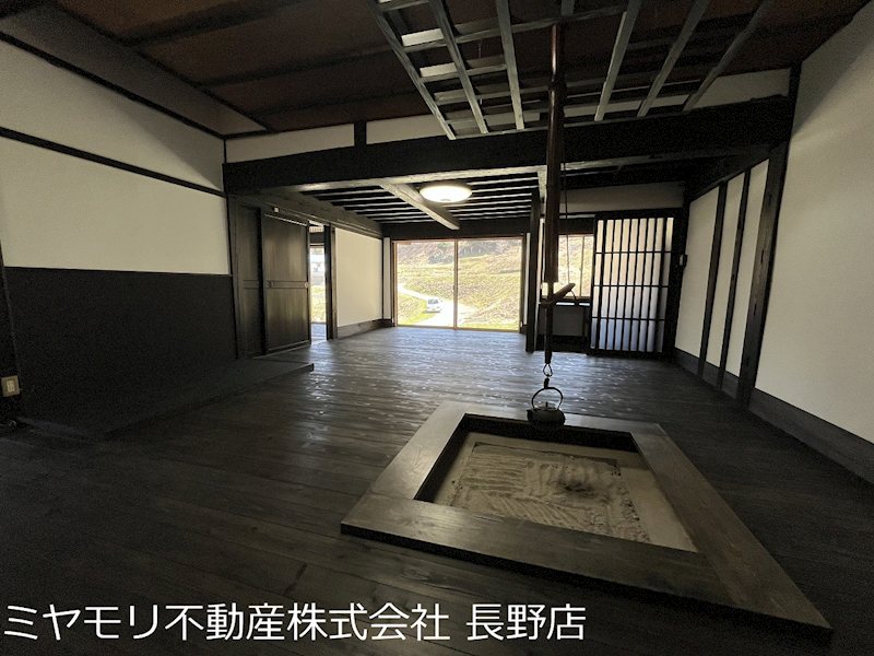 戸隠祖山　中古戸建 内観写真（リビング）