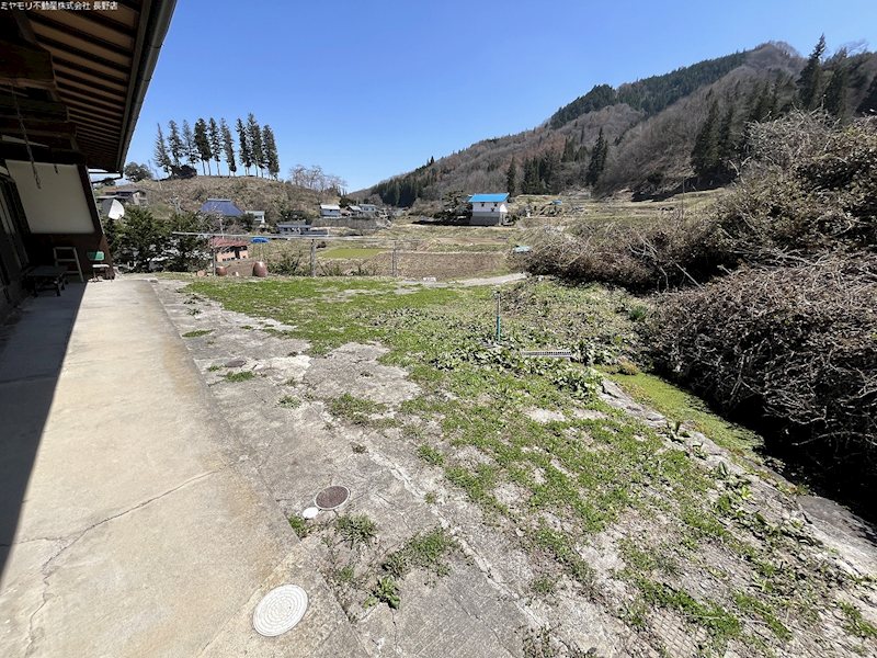 戸隠祖山　中古戸建 現地写真（庭）