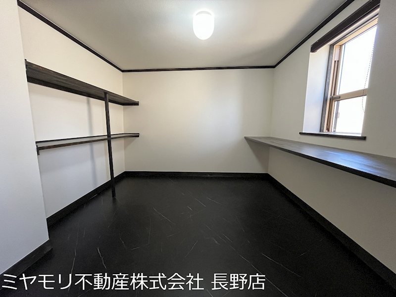 戸隠祖山　中古戸建 内観写真（収納）