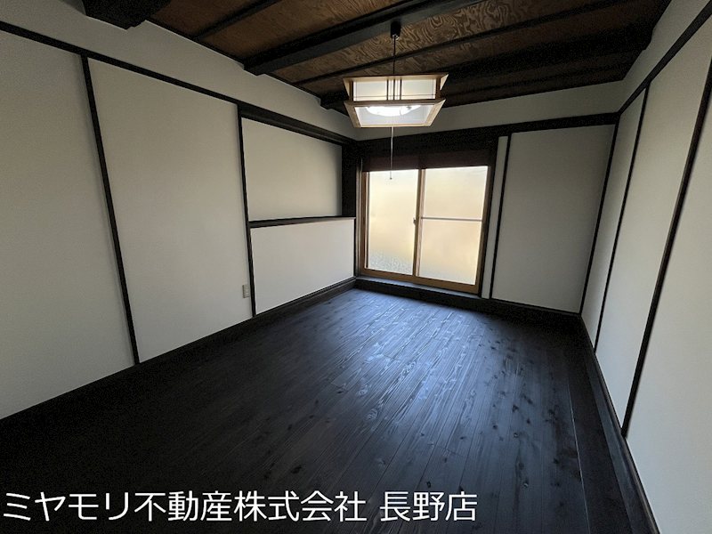 戸隠祖山　中古戸建 内観写真（リビング以外の居室）