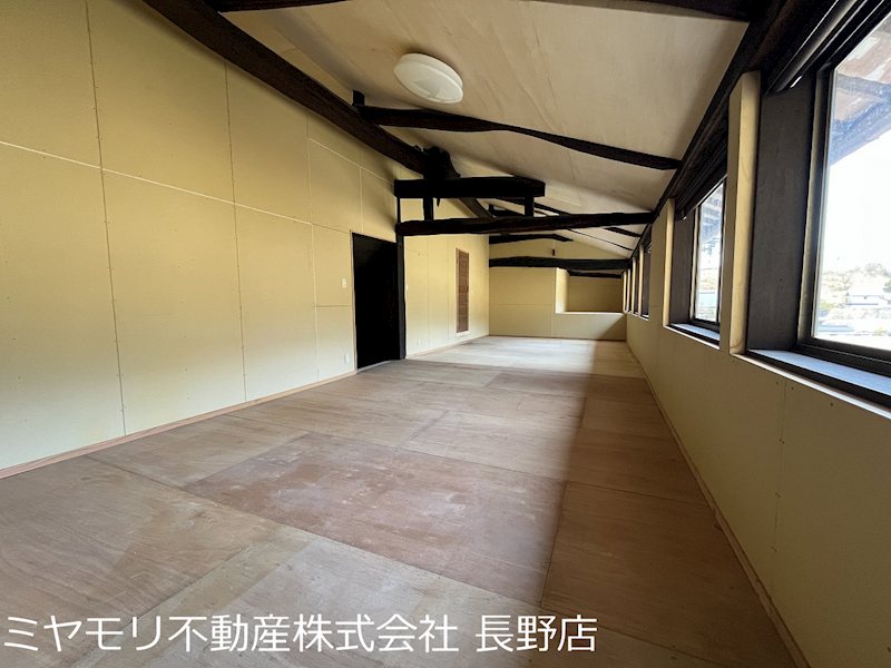 戸隠祖山　中古戸建 内観写真（リビング以外の居室）