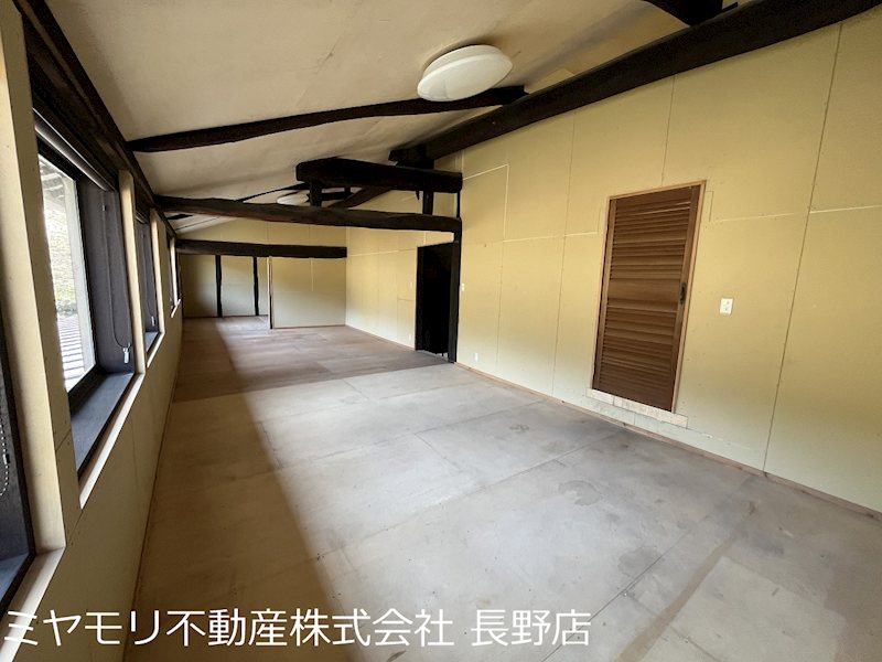 戸隠祖山　中古戸建 内観写真（リビング以外の居室）