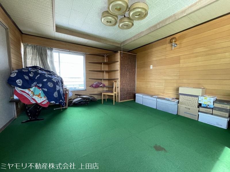 上田市芳田　中古戸建 内観写真（リビング以外の居室）