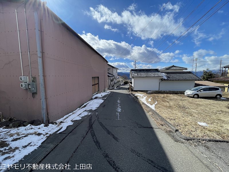 上田市芳田　中古戸建 現地写真（前面道路含む現地写真）