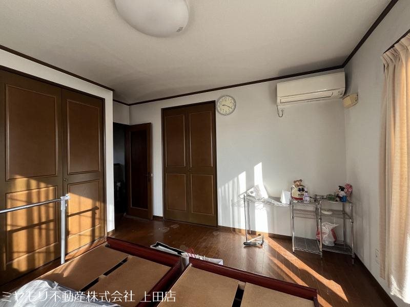 東御市田中　中古戸建 内観写真（リビング以外の居室）