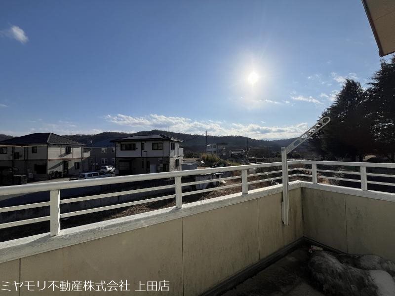 東御市田中　中古戸建 現地写真（バルコニー）