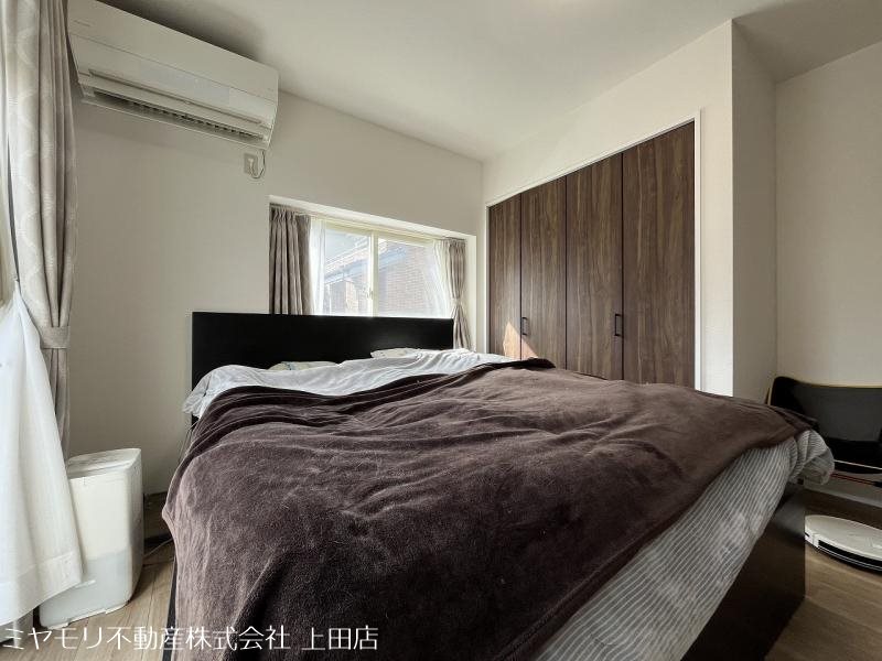 上田市上田原　中古戸建 内観写真（リビング以外の居室）