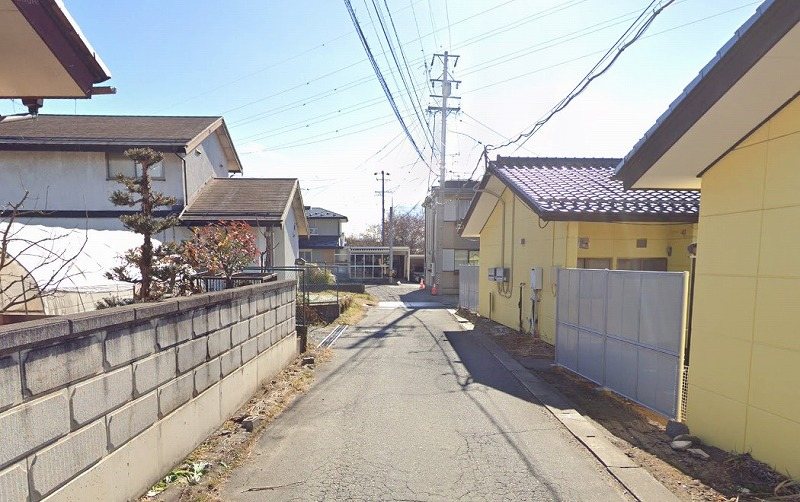 小諸市御影新田　賃貸中戸建 現地写真（前面道路含む現地写真）