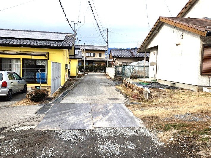 小諸市御影新田　賃貸中戸建 現地写真（前面道路含む現地写真）