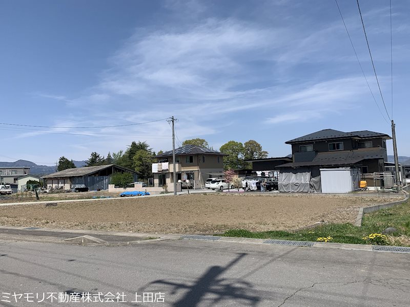 上田市古安曽　土地 現地写真（前面道路含む現地写真）