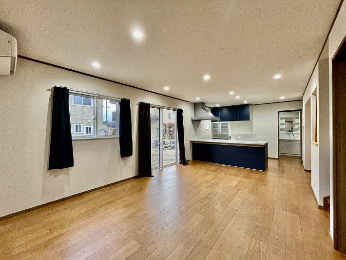 小諸市加増　中古戸建 内観写真（リビング）