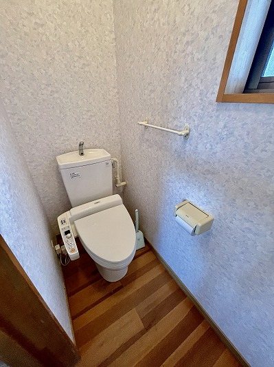 佐久穂町八郡　中古戸建 内観写真（トイレ）