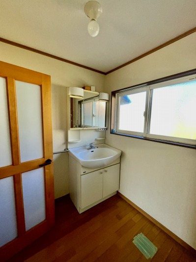 佐久市田口　中古戸建 内観写真（洗面台・洗面所）