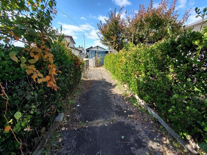 佐久市瀬戸　土地 現地写真（前面道路含む現地写真）