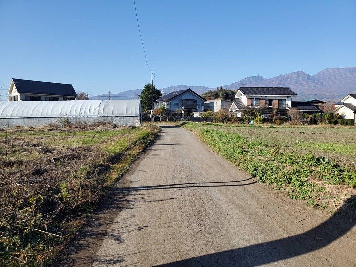 御代田町御代田　土地 現地写真（前面道路含む現地写真）