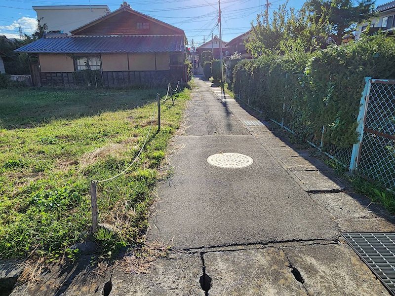 佐久市取出町　土地 現地写真（前面道路含む現地写真）