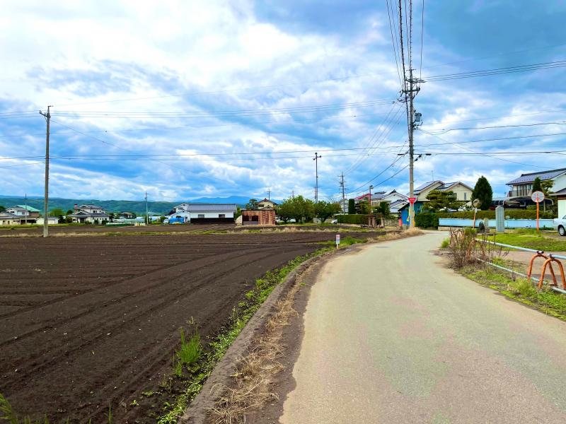 佐久市今井　土地 現地写真（前面道路含む現地写真）