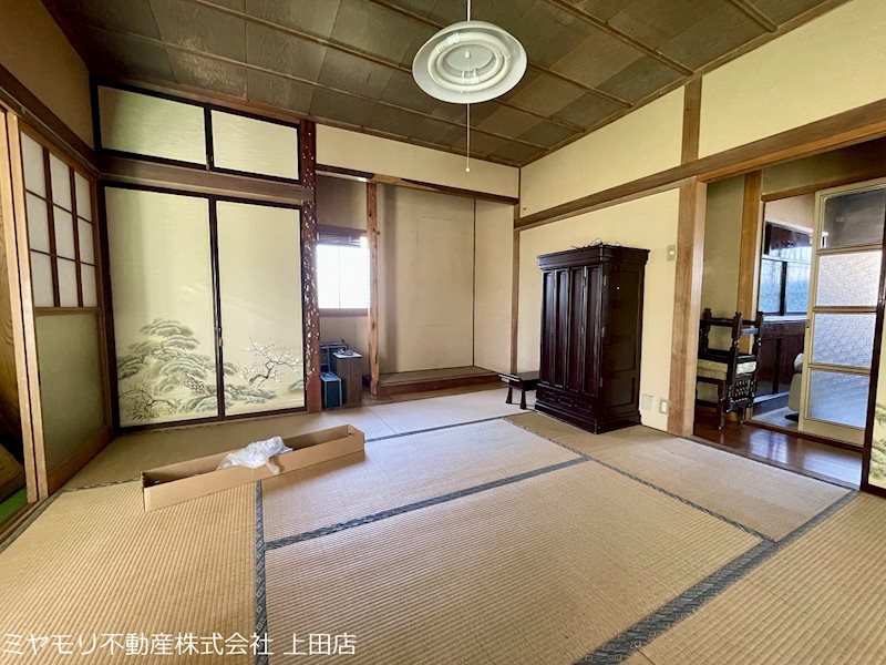上田市上田原　中古戸建 内観写真（リビング）