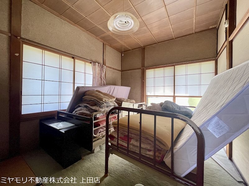 上田市上田原　中古戸建 内観写真（リビング以外の居室）
