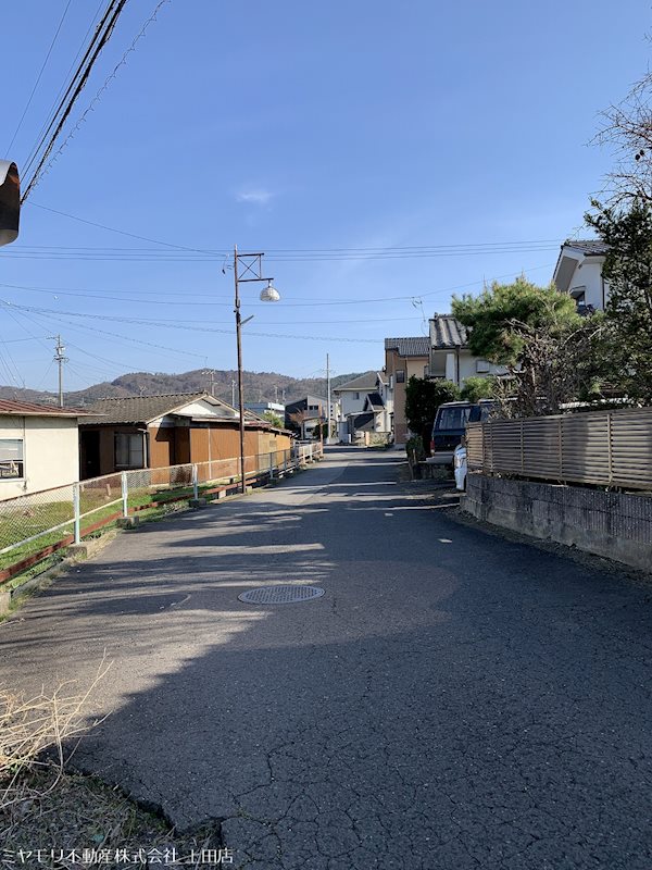 上田市上田原　中古戸建 現地写真（前面道路含む現地写真）