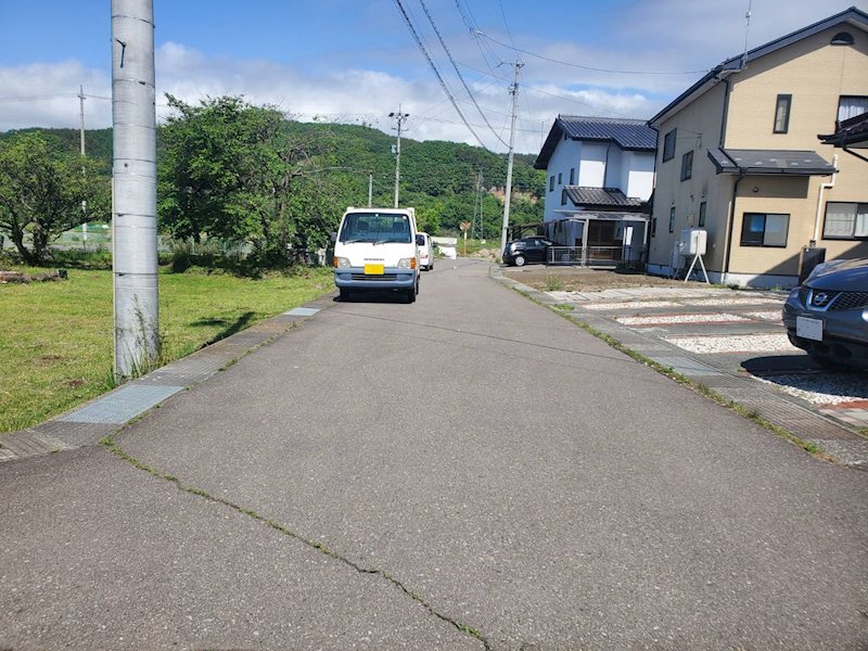 佐久市入沢　土地 現地写真（前面道路含む現地写真）