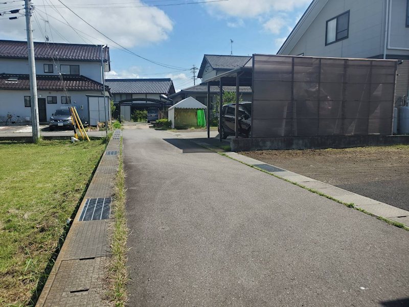 佐久市入沢　土地 現地写真（前面道路含む現地写真）