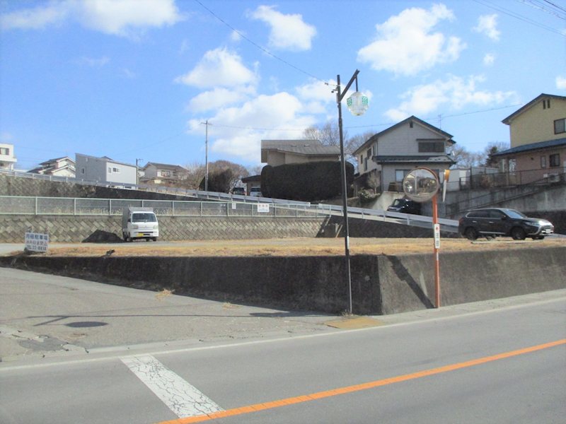 小諸市南町　土地 現地写真（前面道路含む現地写真）
