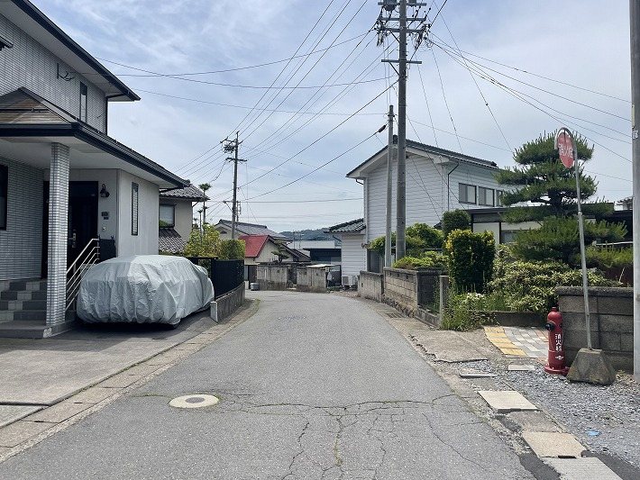 小諸市御幸町　中古戸建 現地写真（前面道路含む現地写真）