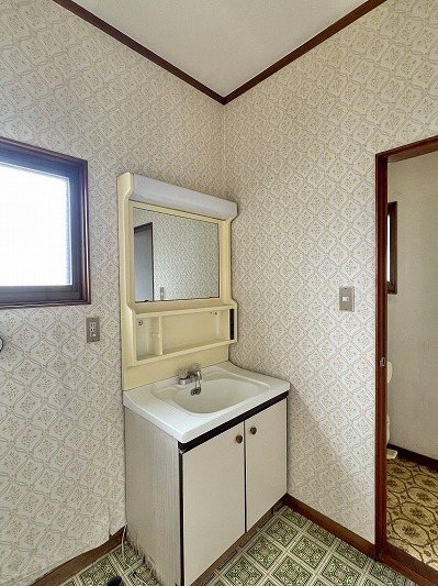 小諸市御幸町　中古戸建 内観写真（洗面台・洗面所）