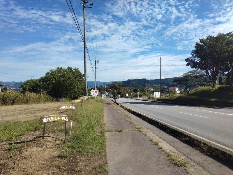 佐久市根岸　土地 現地写真（前面道路含む現地写真）