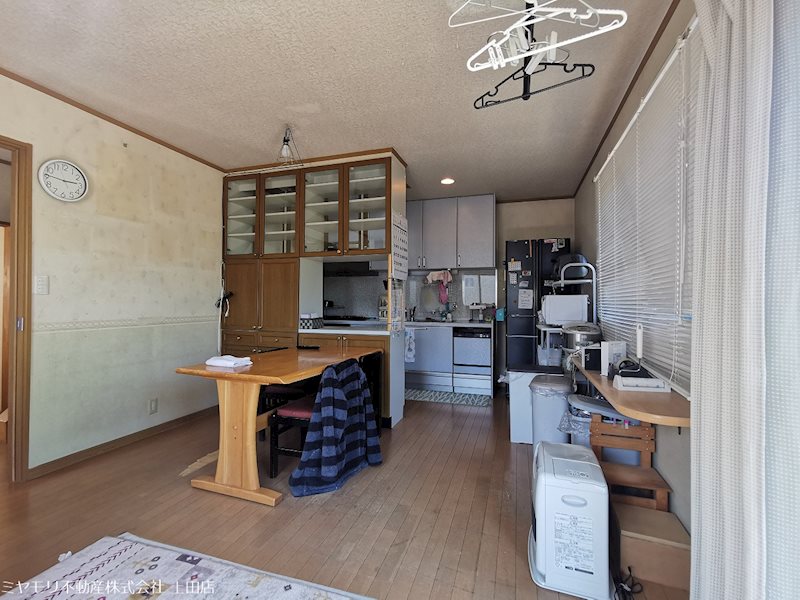 上田市上野　中古戸建 内観写真（リビング）