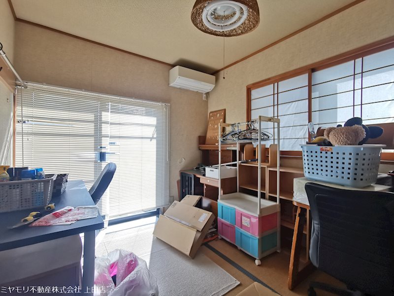 上田市上野　中古戸建 内観写真（リビング以外の居室）