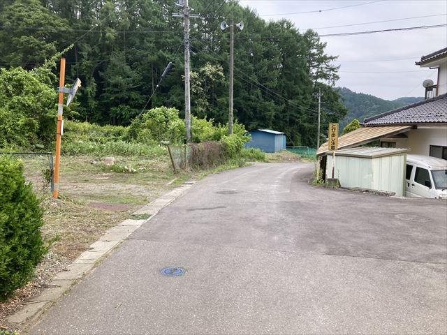 佐久市内山　土地 現地写真（前面道路含む現地写真）