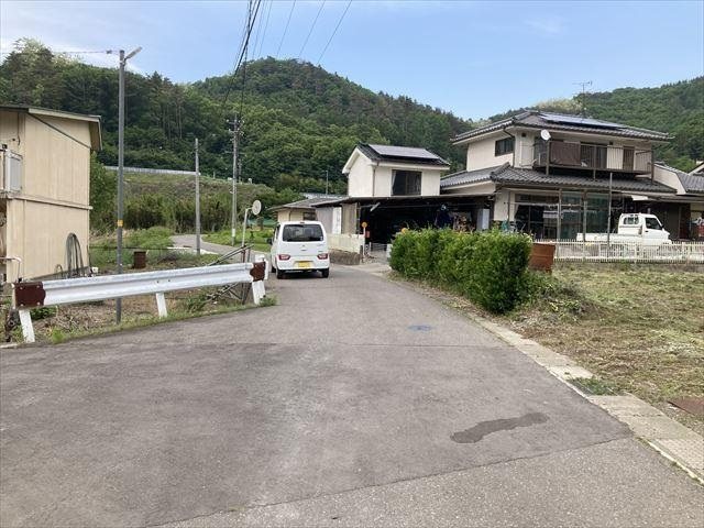 佐久市内山　土地 現地写真（前面道路含む現地写真）