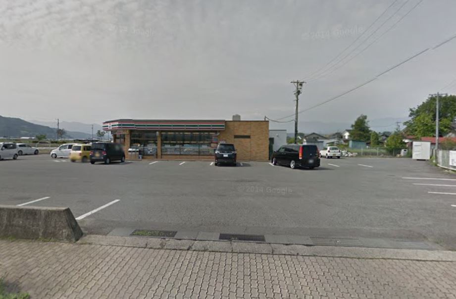 佐久市田口　中古戸建 コンビニ