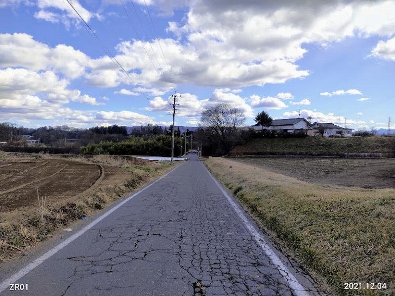 御代田町塩野　土地 現地写真（前面道路含む現地写真）