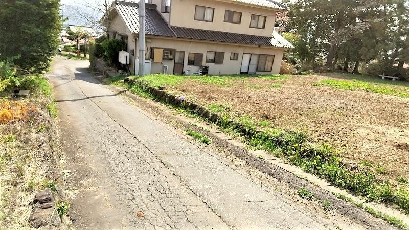 小諸市滋野甲　土地 現地写真（前面道路含む現地写真）