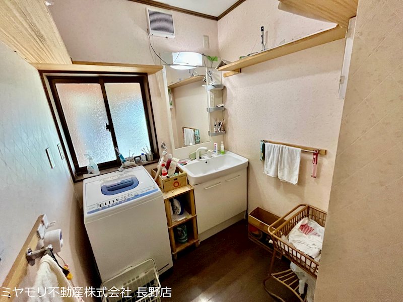 長野市七二会　中古戸建 内観写真（洗面台・洗面所）