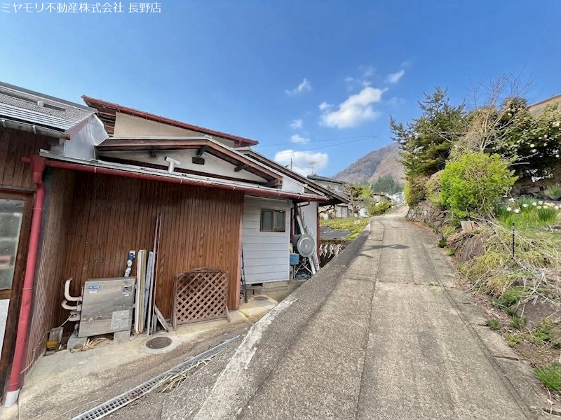 長野市七二会　中古戸建 現地写真（前面道路含む現地写真）