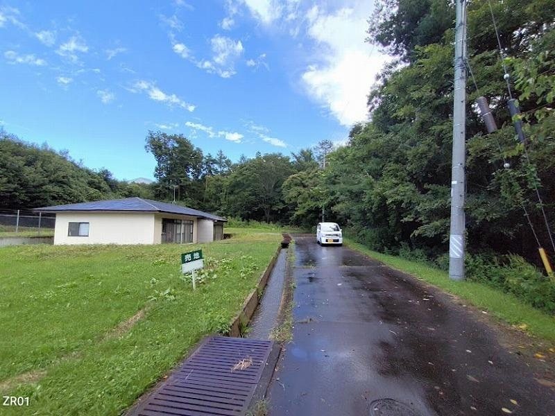 小諸市甲　土地 現地写真（前面道路含む現地写真）