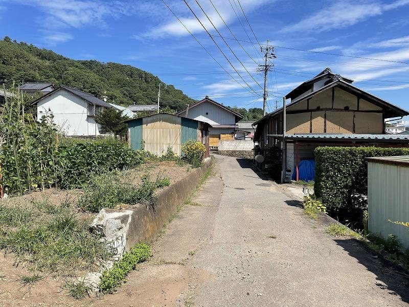 小諸市諸　土地 現地写真（前面道路含む現地写真）