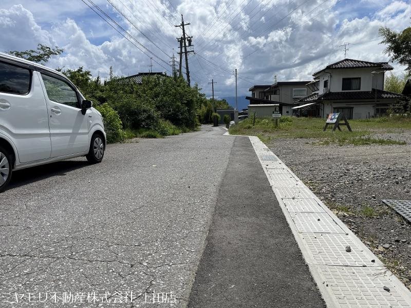 上田市住吉　土地 現地写真（前面道路含む現地写真）