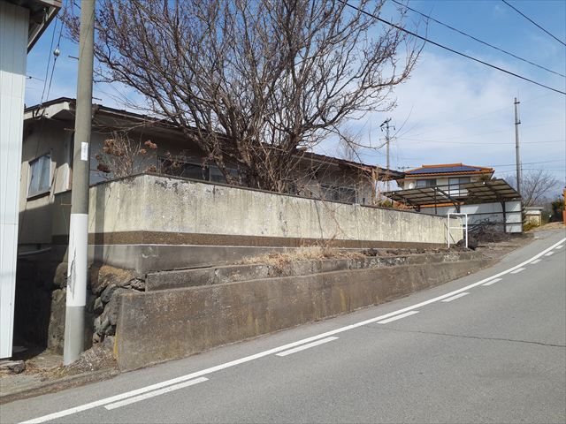 小諸市加増　土地 現地写真（前面道路含む現地写真）