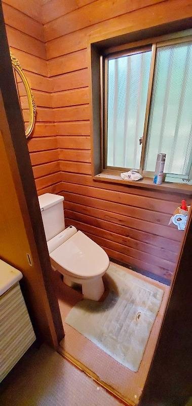 佐久穂町八郡　中古別荘 内観写真（トイレ）
