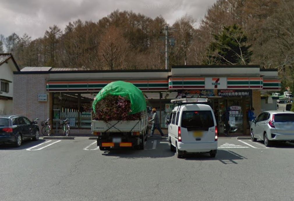 軽井沢町長倉鶴溜　土地 コンビニ