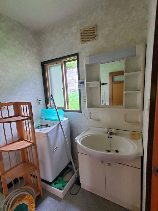 佐久市内山　中古戸建 内観写真（洗面台・洗面所）